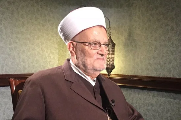 İsrail'den Şeyh Sabri'ye Aksa'ya giriş yasağı