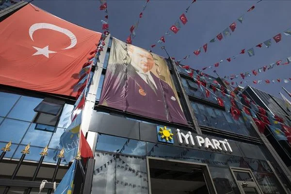 İYİ Parti'de yeni yıl mesaisi Libya tezkeresi değerlendirmesiyle başladı