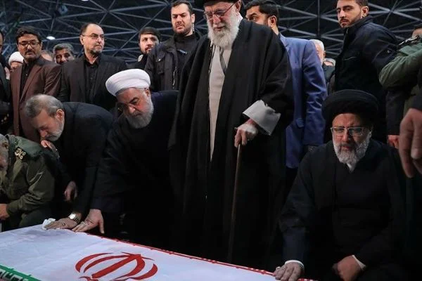 Kasım Süleymani'nin cenazesi Kirman'da toprağa verildi