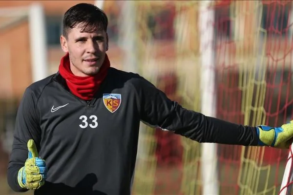 Kayserispor'da kaleci Lung, 3 hafta sahalardan uzak kalacak