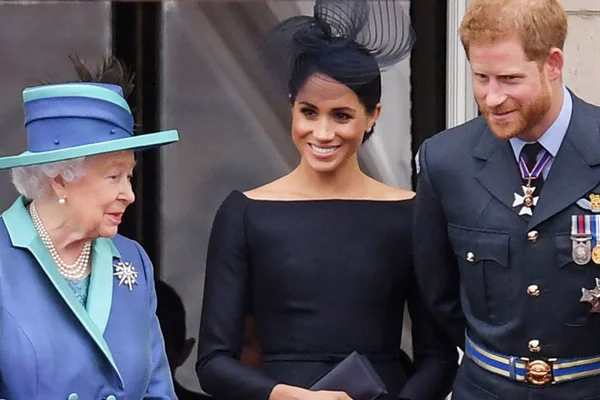 Kraliçe 2. Elizabeth'ten Harry ve Meghan açıklaması