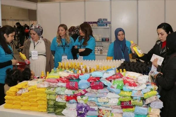 LÖSEV'in İyilik Çarşısı açıldı
