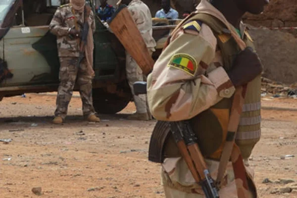 Mali'de askeri kampa terör saldırısı: Çok sayıda ölü ve yaralı var