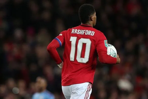 Manchester Unitedlı Rashford, sahalardan 1,5 ay uzak kalacak