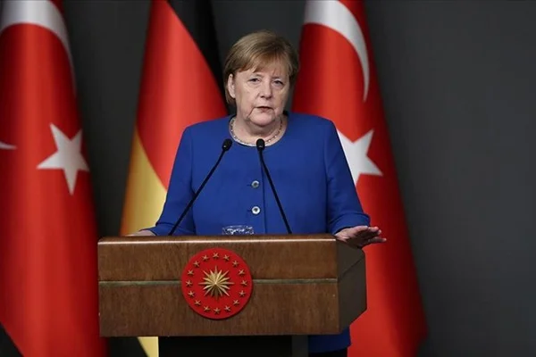 Merkel: İdlib'den kaçanlar için maddi katkıya hazırız