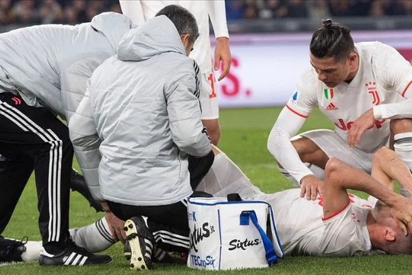 Milli futbolcu Merih Demiral sakatlandı