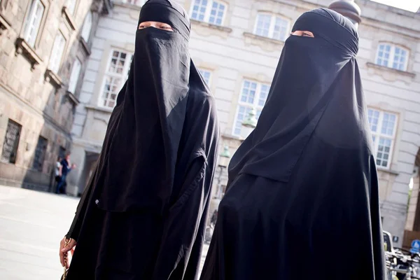 Mısır, üniversitelerde peçeyi yasakladı