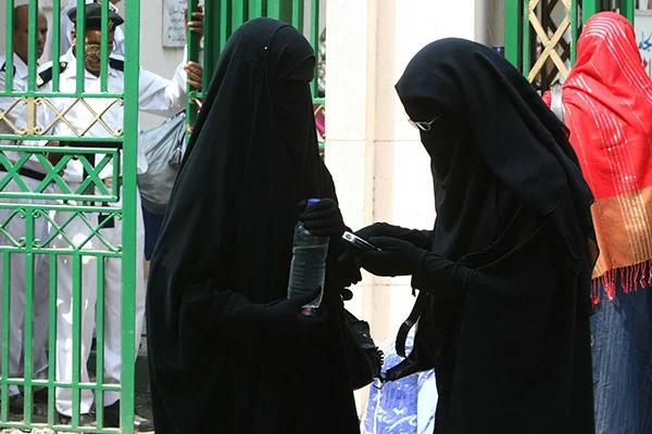 Mısır yargısı, Kahire Üniversitesi'nde peçe giyilmesini yasakladı