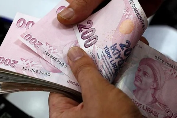 Özel sektörde zamlı maaşta karar ayı