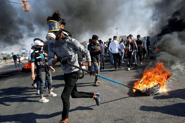 Protestocular, Irak'ın Dikar iline geçici başkan atadılar