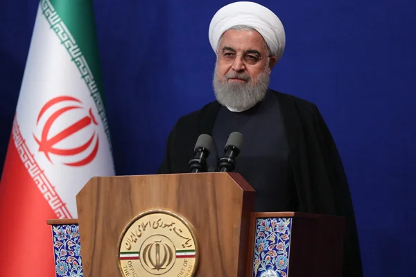 Ruhani: Beyaz Saray'daki teröristlerin İran'ı izole etmesine izin veremeyiz