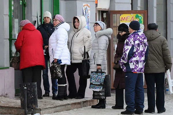 Rusların yaklaşık üçte biri, çalışmadan maaş almak istiyor