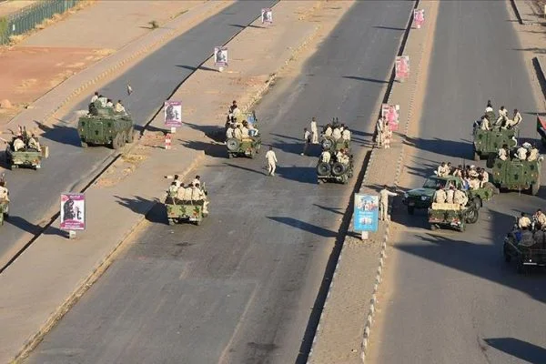Sudan'da 'isyan' bastırıldı, 43 istihbaratçı gözaltına alındı