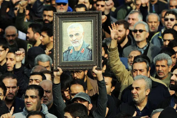 Süleymani'nin cenazesinde izdiham: Onlarca ölü ve yaralı var