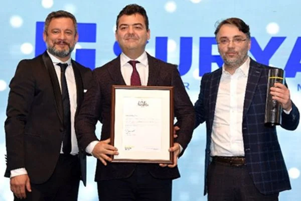 Sur Yapı Yılın İtibarlısı Ödülü'ne sahip oldu