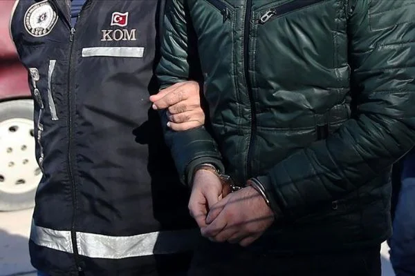 Teröristlerle iş birliği yaptığı belirlenen eski HDP'li meclis üyesi tutuklandı