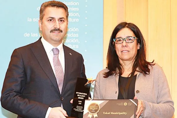 Tokat'ın gözdesi Kanal Tokat'a Paris'te ödül