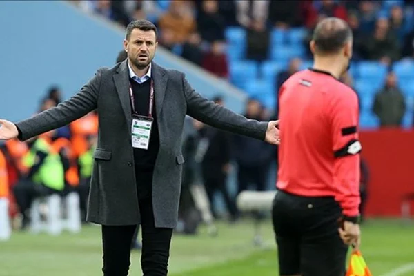 Trabzonspor, teknik direktör Hüseyin Çimşir'le sözleşme imzaladı