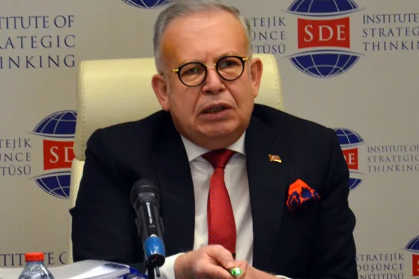 'Tümamiral Cihat Yaycı ya istifa ya emeklilik noktasına getirildi'