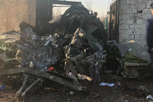 Ukrayna'dan düşen uçakla ilgili kritik açıklama: Füze ile düşürülmüş olabilir