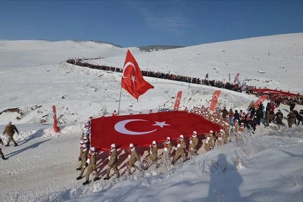 Vefakar gençlik fedakar ecdadı 105'inci yılında anıyor