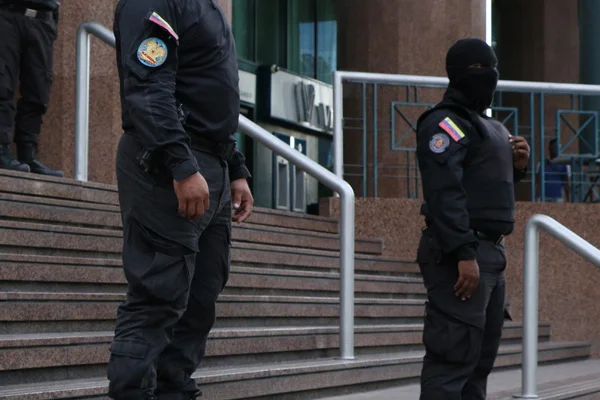 Venezuela'da Guaido'nun ofisine baskın