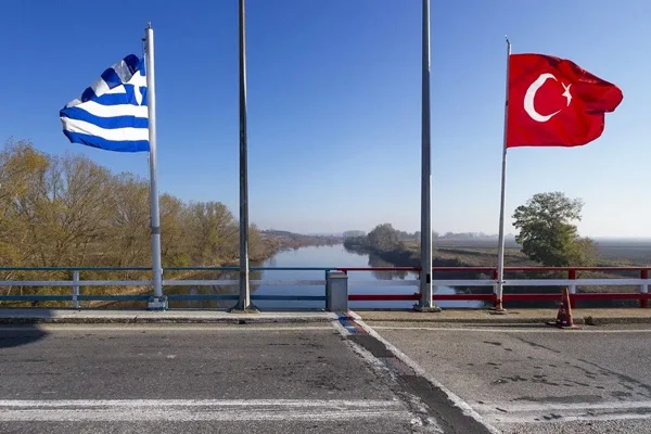 Yunanistan Ege'deki adaları neden silahlandırıyor?