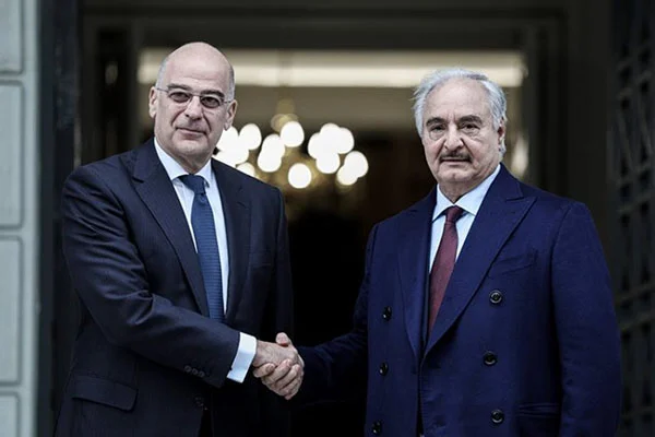 Yunanistan, Hafter'i Berlin'de yapıcı bir duruş sergilemeye çağırdı