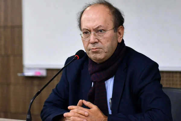 Yusuf Kaplan'dan Milli Eğitim Bakanı'na 'geri zekalı' çıkışı