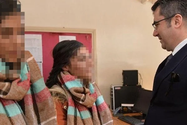 2 genç kızı dağa kaçırmaya çalışan PKK'lı teröristler yakalandı