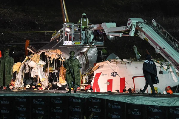ABD'den gelen heyet enkaz alanında