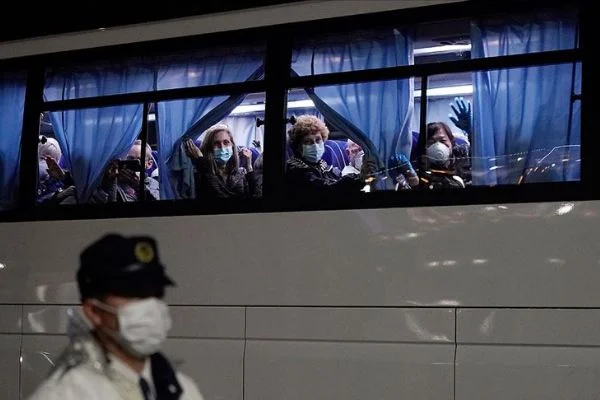 ABD, Japonya'da karantinadaki gemiden vatandaşlarını tahliye etti