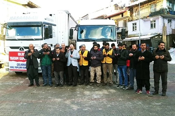 Adıyaman'dan İdlib'e 3 tır yardım