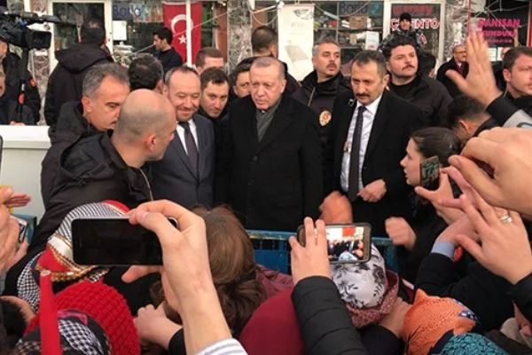AK Parti'nin rekor oyla kazandığı ilçede Erdoğan'a sevgi seli