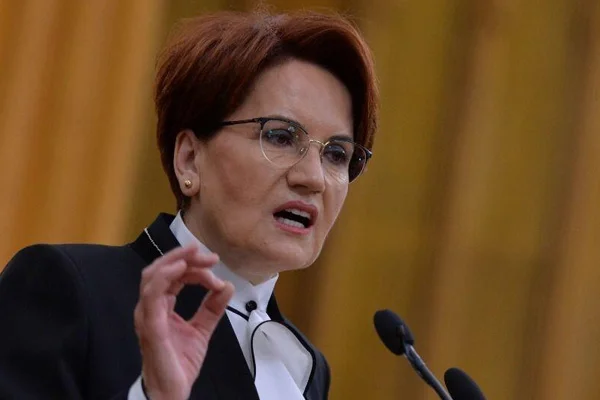 Akşener'den istifa kararlarına tepki