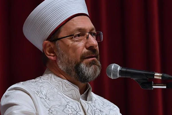 Ali Erbaş: Sigaraya 'haram' demek için delillerimiz var