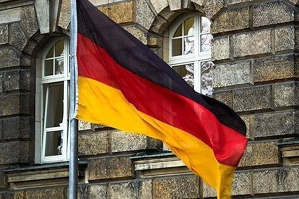 Almanya Afganistan'da bin 300 asker konuşlandıracak