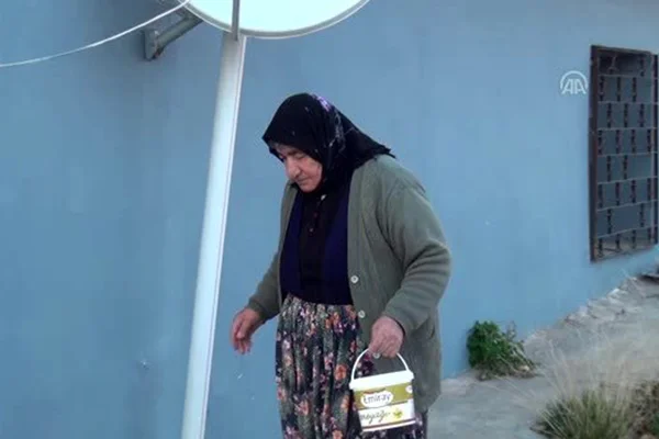 Aşık Veysel'in kızı Zehra Başer vefat etti
