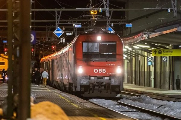 Avusturya Kovid-19 salgını nedeniyle İtalya'dan tren seferlerini durdurdu