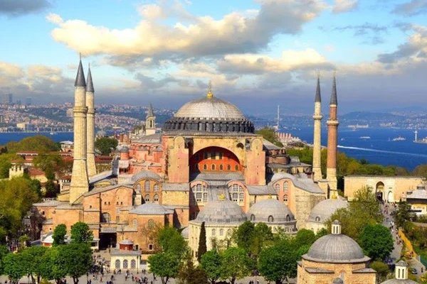 Ayasofya giriş ücretine zam