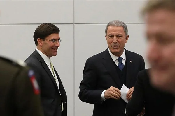 Bakan Akar, NATO Karargahı'nda ABD'li mevkidaşıyla görüştü