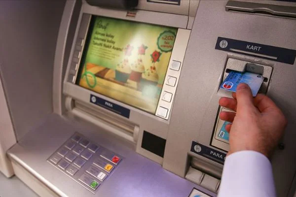 Bankaların aldıkları ücret ve komisyonlar yeniden düzenlendi