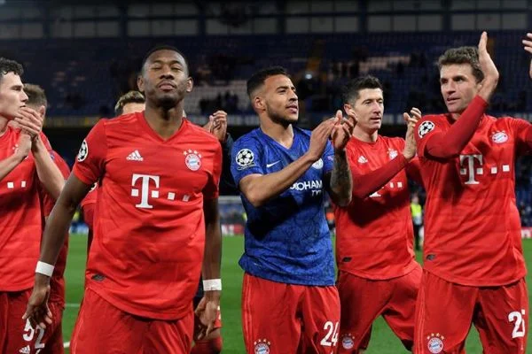 Bayern Münih tur kapısını araladı