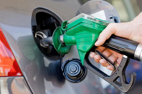 Benzine zam geldi