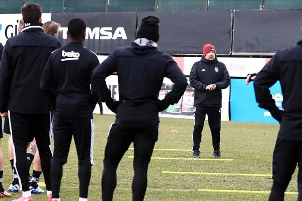 Beşiktaşlı futbolcular Sergen Yalçın ile çıkışı sürdürme peşinde