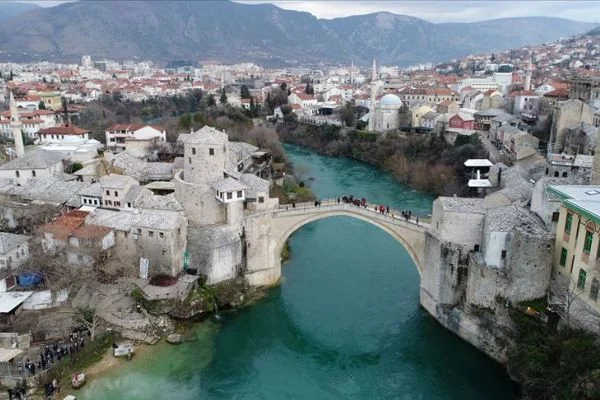 Bosna Hersek'te 5 yılda 20 binden fazla kişi vatandaşlıktan çıktı