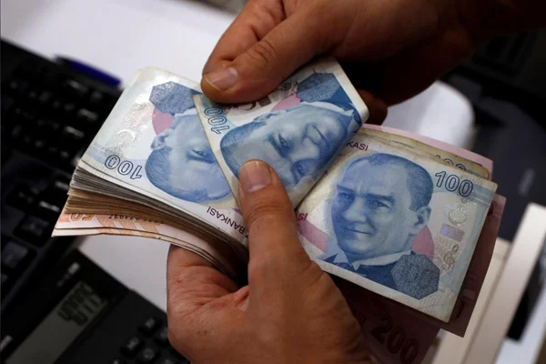 Çalışmayan kadınlar için emeklilik başvuru koşulları nelerdir? SGK isteğe bağlı sigorta emekliliği nasıl olabilir?