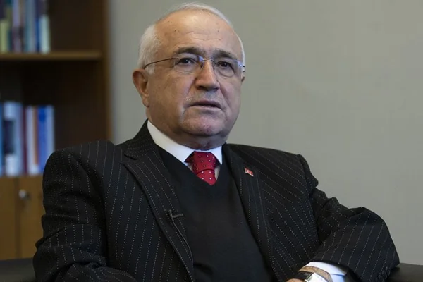 Cemil Çiçek'ten ''FETÖ'nün siyasi ağı'' açıklaması