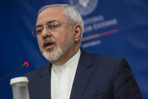 Cevad Zarif: Süleymani suikastı sonrası ABD ile savaşa çok yaklaşmıştık