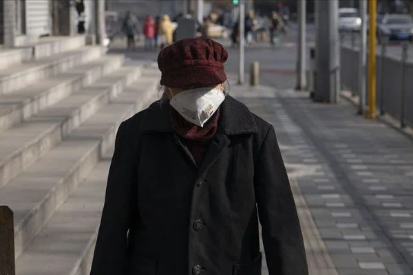 Çin'de salgın altındaki Vuhan'a 1400 askeri sağlık personeli gönderildi